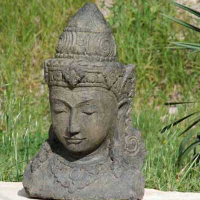 Tête de Shiva en pierre taillée